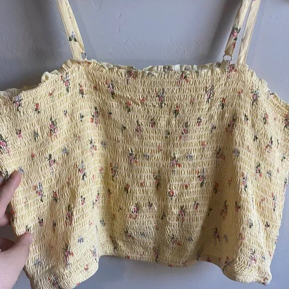 Forever 21 - Smocked Crop Top like Kendal Jenners - Picture 5 of 9